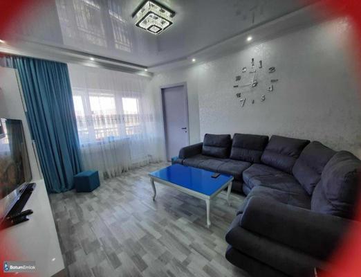 Batum Khimshiashvili Bölgesi'nde Kiralık 3 Odalı Daire